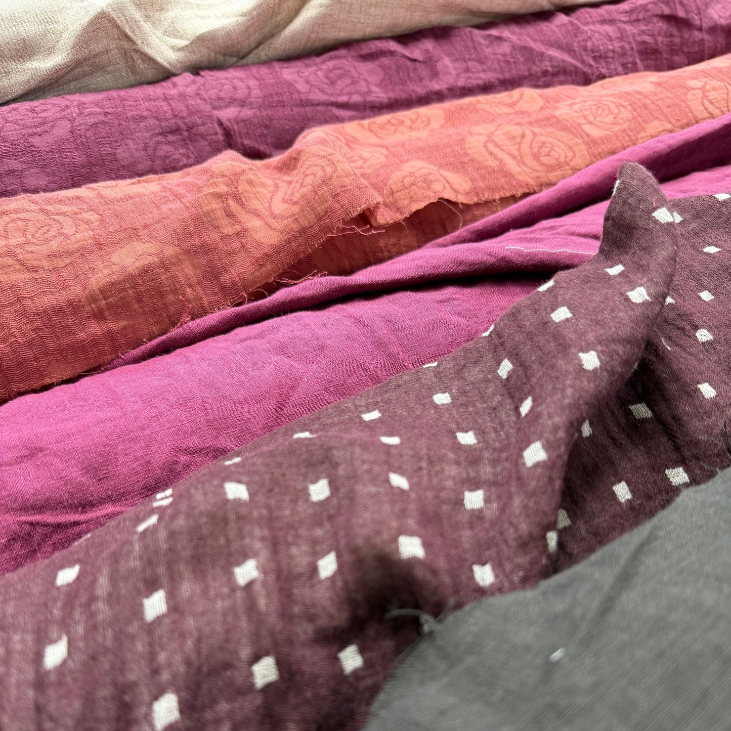 22" Remnant - Linen Cotton Jacquard - Dark Pink