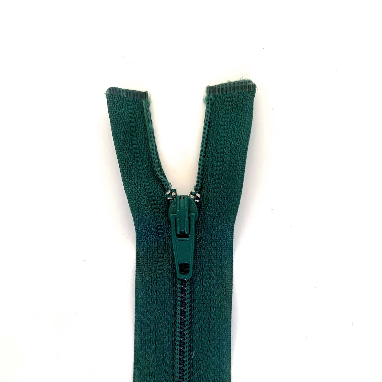 Lightweight Close Ended Zipper 60cm (24″) No. 3 - Pine