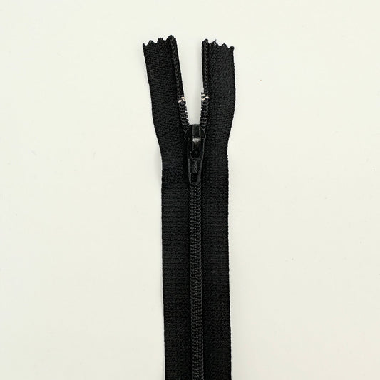 Lightweight Close-End Zipper #3 45cm (18") - Black