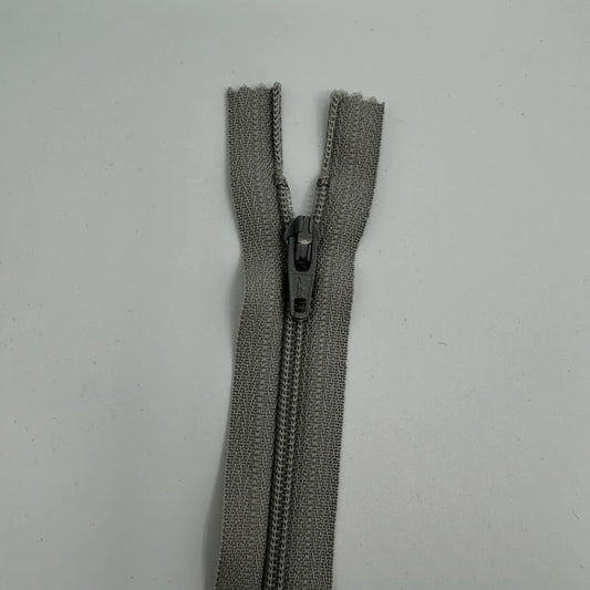 Lightweight Close-End Zipper #3 58cm (23") - Grey