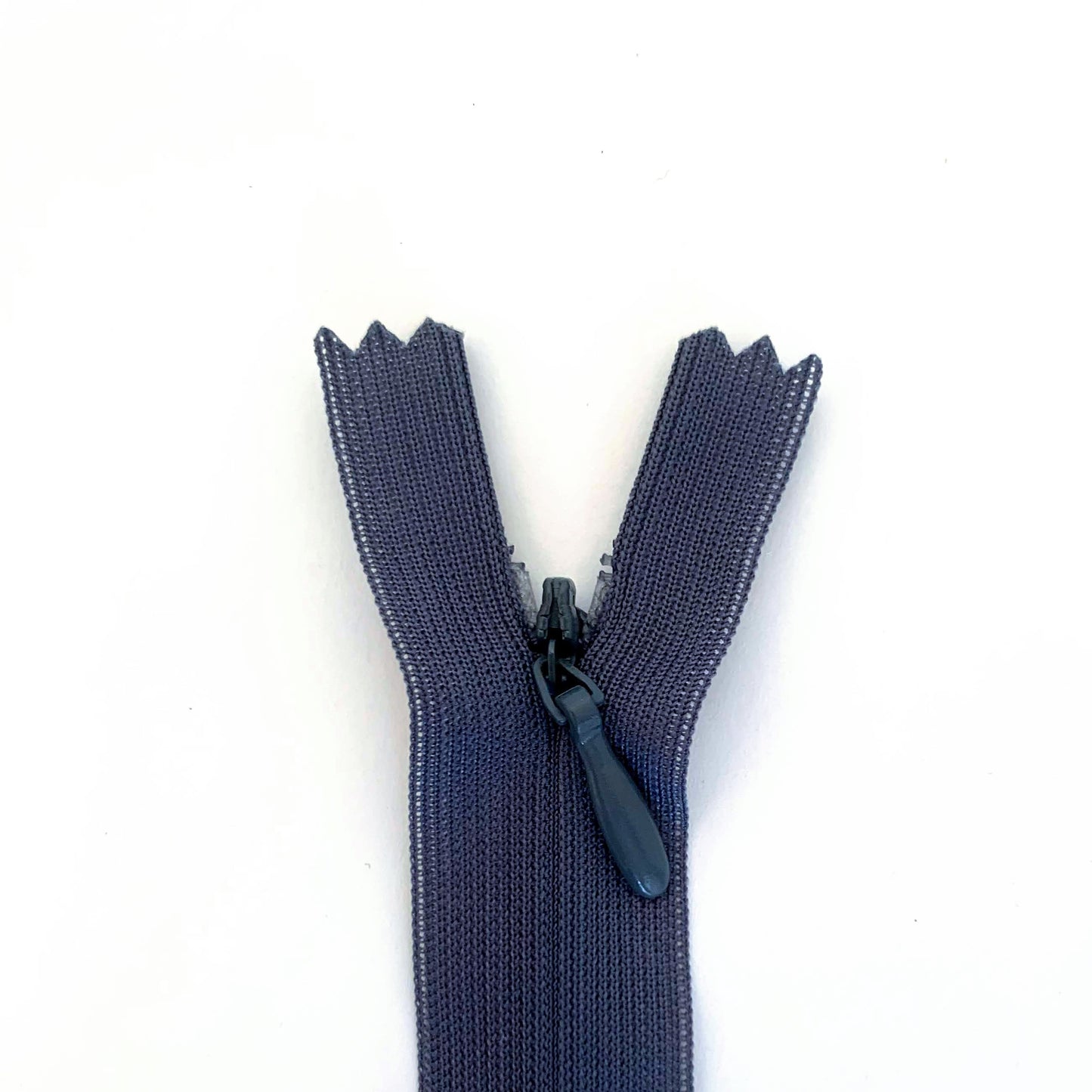 Invisible Closed End Zipper 60cm (24″) - Navy