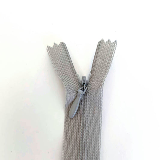 Invisible Closed End Zipper 60cm (24″) - Light Grey