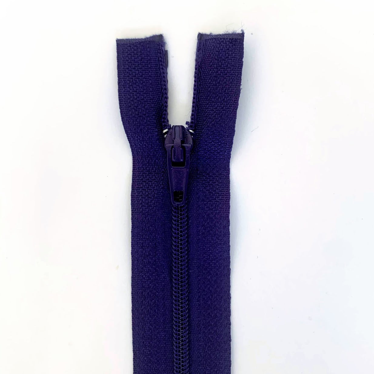 Lightweight Open Ended Separating Zipper 60cm (24″) No. 3 - Purple