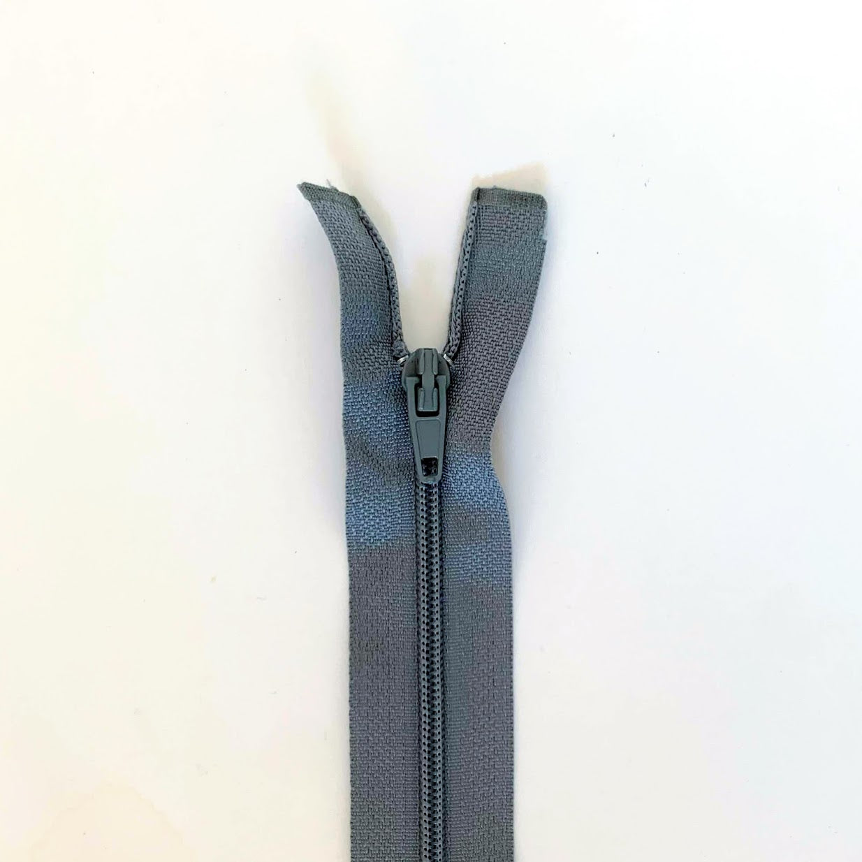 Lightweight Open Ended Separating Zipper 60cm (24″) No. 3 - Medium Grey